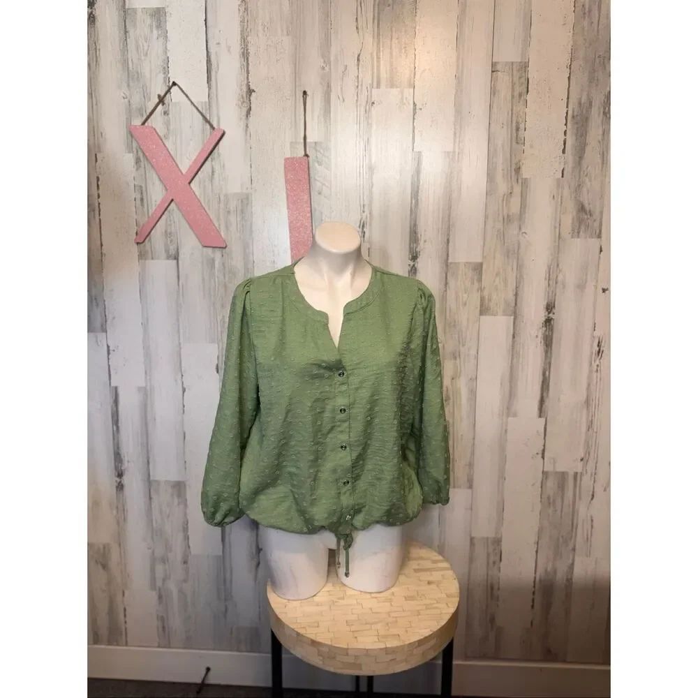 Adrienne Vittadini Sage Green Swiss Dot Blouse Womens Size Extra Large XL Tie Fr